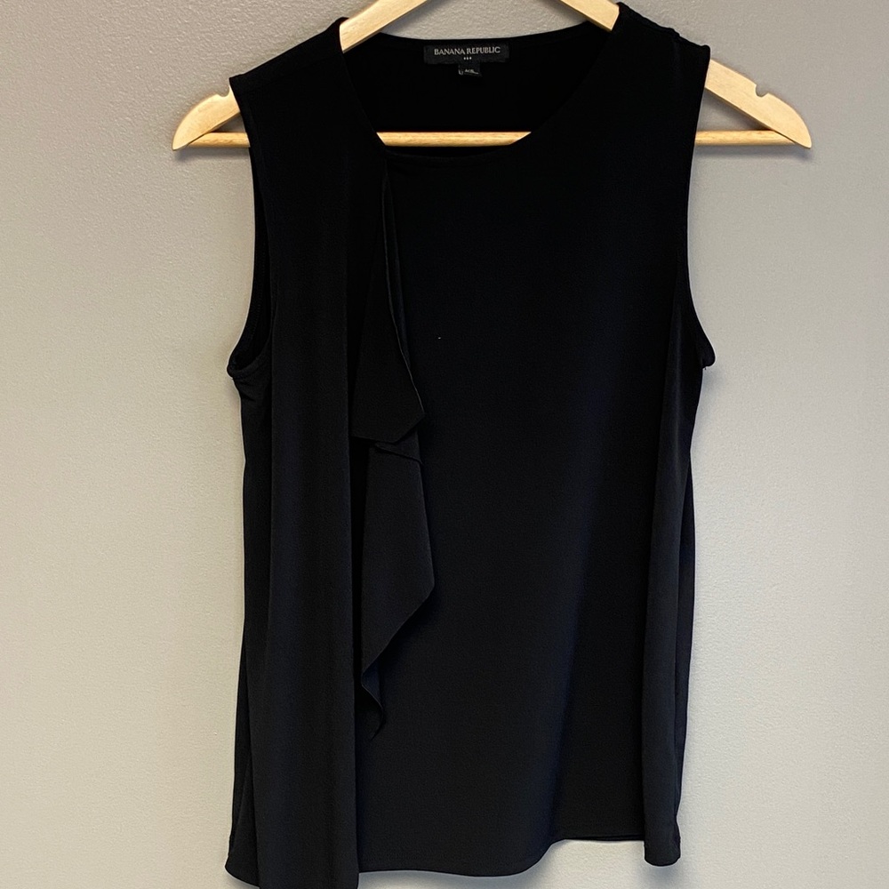 Banana Republic Black Sleeveless Ruffle Front Blouse (XS)